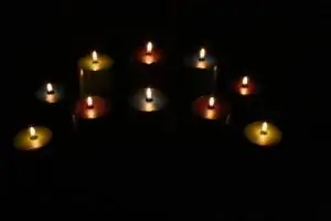 Десять свечей 2, Майкл Ястремски, лицензия Creative Commons, https://openphoto.net/gallery/image/view/25580 на https://mike.openphoto.net/gallery