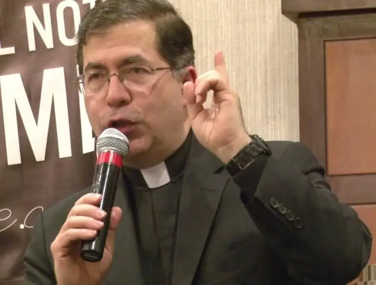 Отец Франк Павоне уходит из команды Трампа