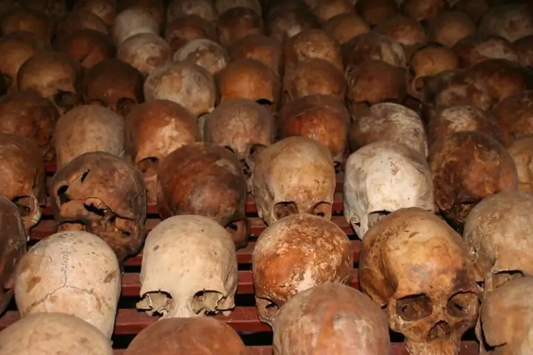 Это Час Сатаны в Америке. Молитесь о семи печалях Марии