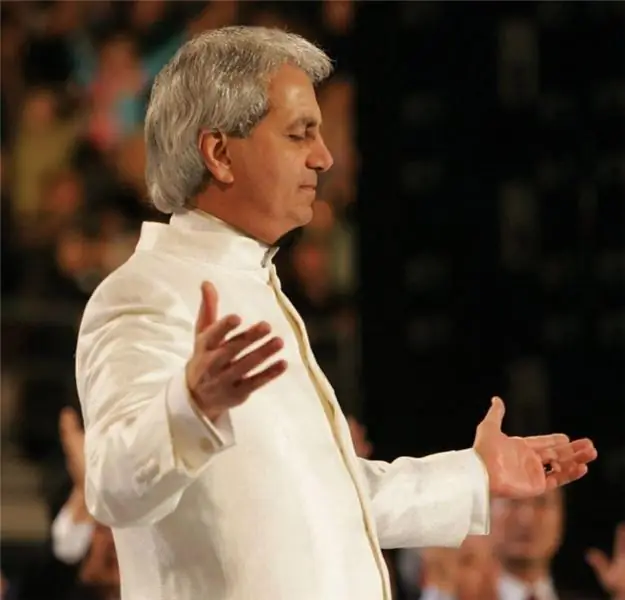 Вера движет Богом? В тот раз, когда я прервал Бенни Хинна