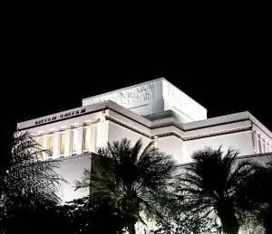 Храм Лайе на Гавайях ночью