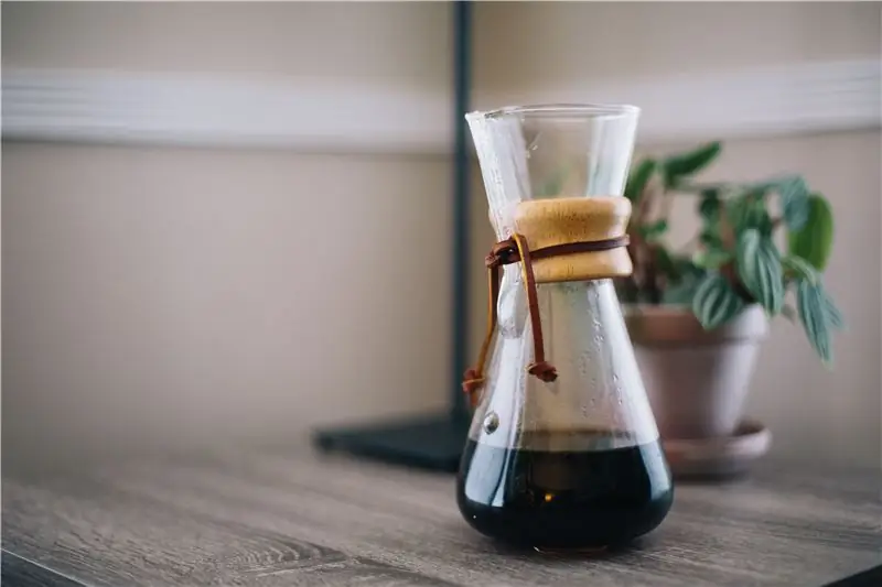 За этим столом есть место. Прийти