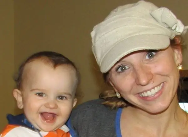 Пожилой паре, которая сегодня за обедом смотрела сквозь меня и моих сыновей насквозь