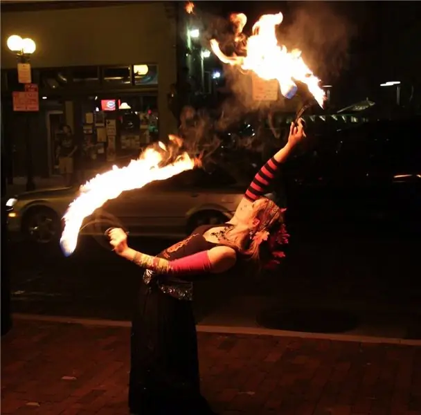 Фанаты огненного танца Астреи