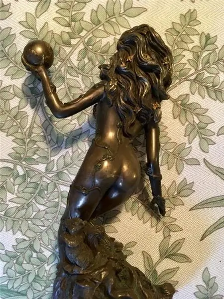 худенькая гея сексуализирована