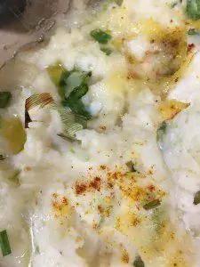 Как выглядит мое картофельное пюре из духовки (ну, сестре Кристине пришлось вынуть его до того, как оно подрумянилось, потому что монахини были ГОЛОДНЫ.)