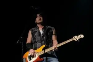 Дэйв Уиллис, пародия на пистолеты и тюльпаны