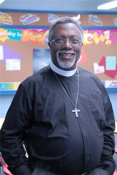 "Как нам петь? С радостью!" преподобный Делвин Кэмпбелл