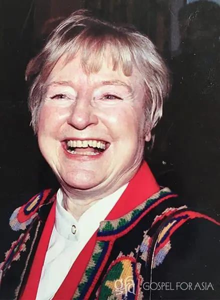 Обсуждение веры и наследия ирландки, которое продолжает затрагивать тысячи людей в Индии, обеспечивая чистую воду через Евангелие для Азии, Иисус Уэллс