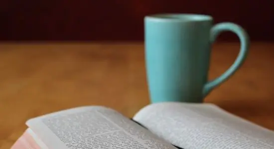 Объяснение лучших библейских стихов: Притчи 3:5-6 - Условия для руководства