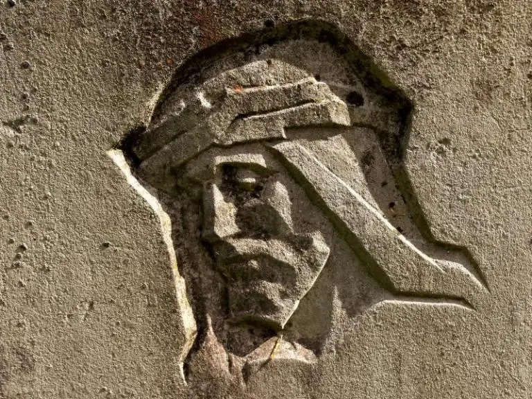 Иисус повелевает: поклоняйся мне