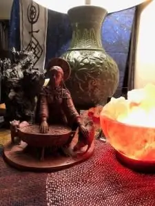 Городская Мать-Земля в неожиданном месте