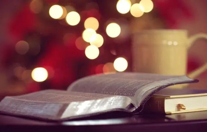 В этот праздничный сезон не позволяйте срочности удерживать вас от поиска того, что действительно важно: Иисус