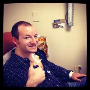 Большой палец вверх во время химиотерапии / Мэтт Паолелли