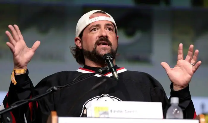 Крис Пратт подвергся нападению за то, что молился за пережившего сердечный приступ Кевина Смита