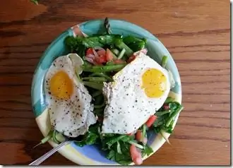 Салат из спаржи и рукколы