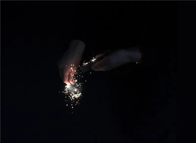 Рождество напоминает нам, что тьма не победила свет