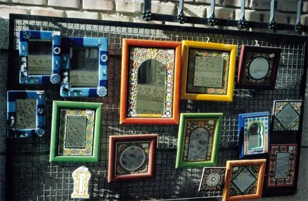 Зеркала, монстры и искусство