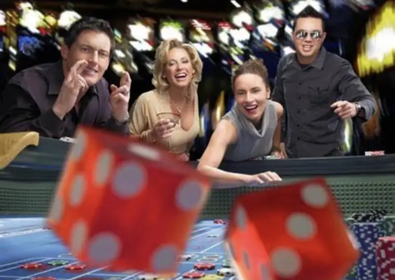 Dark Devotional: играем в кости с Иисусом