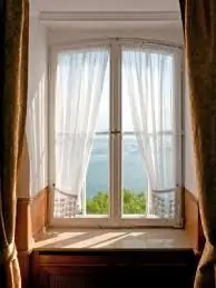 солнечный свет_через_окно