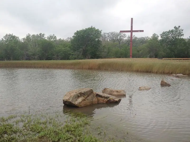 Церковь спортсмена зацепила камуфляжную толпу