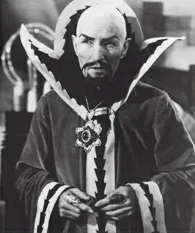 О длинных ногтях, гностицизме и грядущей эре роботов