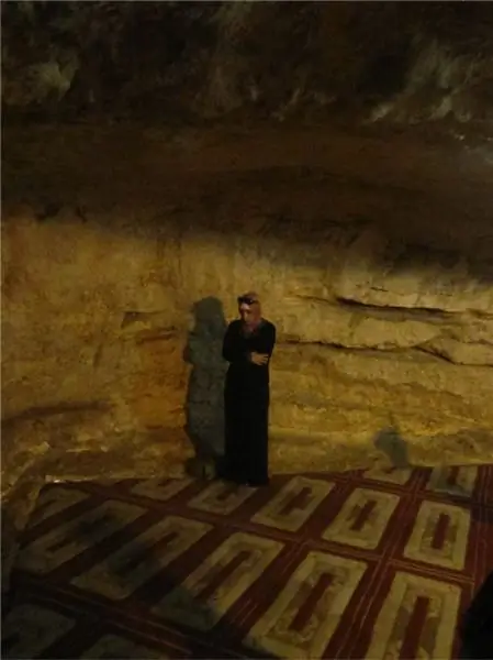 Привилегия и места для молитв: интервью с Хинд Макки из Side Entrance