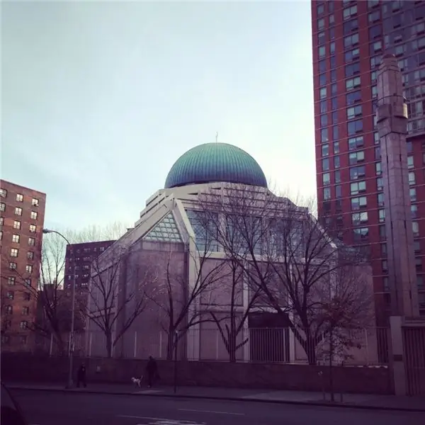 Разоблачение незащищенных: найти место для женщин