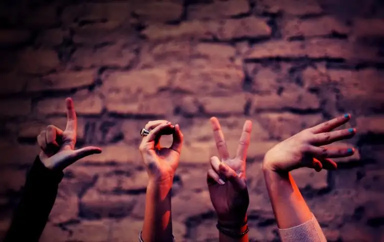 Преодоление христианских стен, чтобы достичь распростертых объятий Иисуса