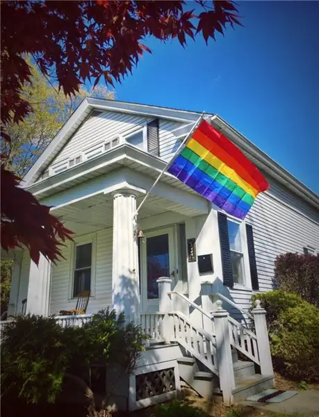 Радужный флаг на главной улице: приглашенный блогер Джонатан Чепмен