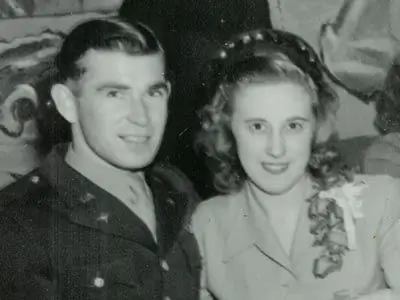 Джон и Сильвия МакКолман в день свадьбы, 14 декабря 1945 года Джон и Сильвия МакКолман в день свадьбы, 14 декабря 1945 года