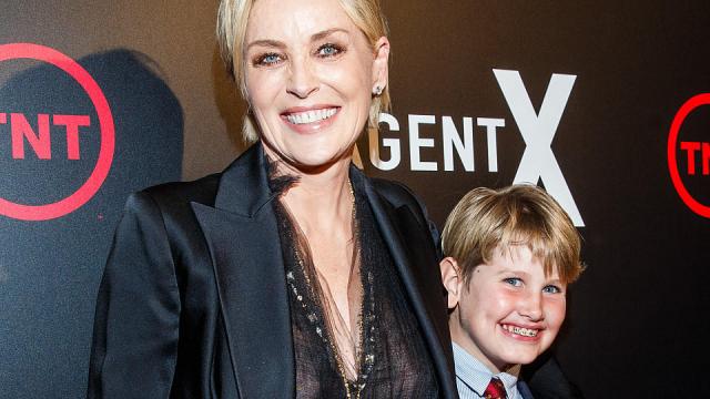 Сын Шарон Стоун подводит итоги красоты усыновления всего за пять слов