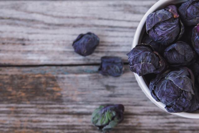 Знаете ли вы, как брюссельская капуста на самом деле выращивается?