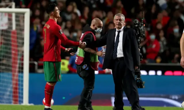 Во время реакции Твиттера на смерть Манделы люди все же нашли способ быть ужасными