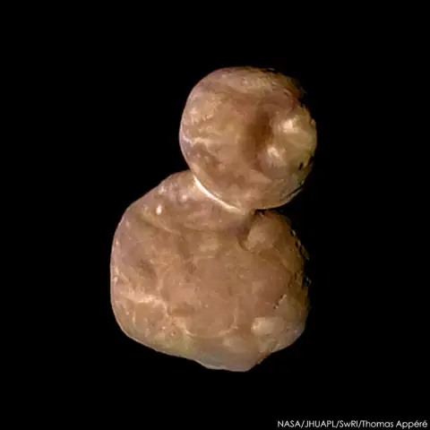 НАСА публикует изображения Ultima Thule, самого дальнего из когда-либо исследованных объектов крупным планом