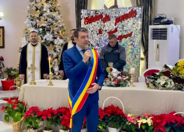 Кашпо, похожее на тамагочи, стремится одарить вас зеленым большим пальцем