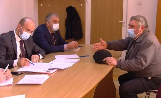 Энергосберегающие уличные фонари загораются только при необходимости