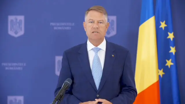 Правительство Индонезии в школы: меньше науки, больше религии