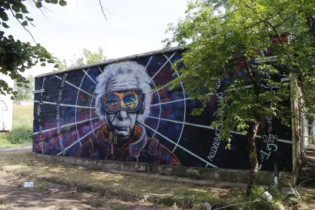 Первое обнаружение гравитационных волн подтверждает Эйнштейна совершенно по-новому