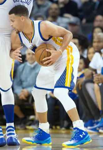 Вот ваше доказательство того, что мы приземлились на Луне, Стеф Карри