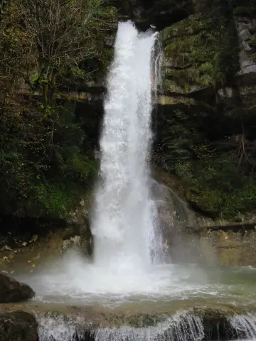[ВИДЕО] Прямо сейчас на Марсе течет жидкая вода