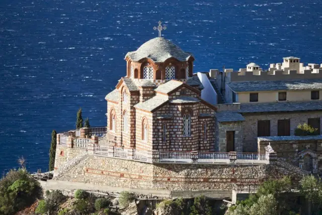 Почему женщины могут пережить мужчин