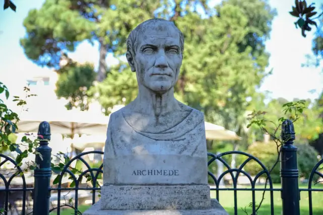 Закон Мура не соответствует закону Райта в прогнозировании технического прогресса