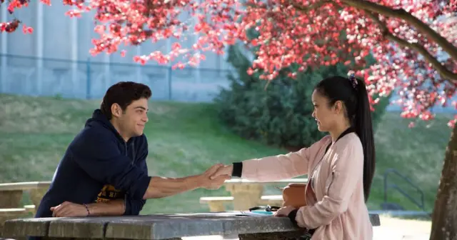 Мы все мечтаем о светящемся в темноте мороженом