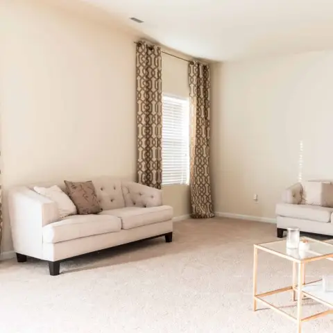 Что случилось со всеми этими скучными передними дворами?