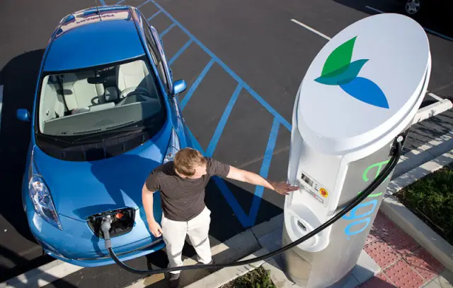 Японский «телефон неверности» умнее смартфона