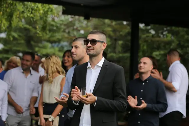 В некоторых компаниях пятницы означают деловые встречи